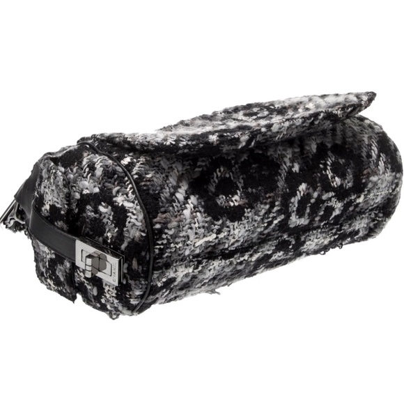 Authentic Chanel Vintage Tweed Camellia Shoulder Bag - Picture 4 of 6